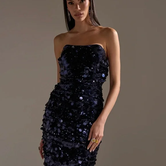 Elegant Strapless Sequin Dress in Blue - Picture 7 of 13